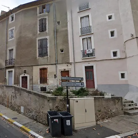 Charming Cosy In Town Centre Apartment *