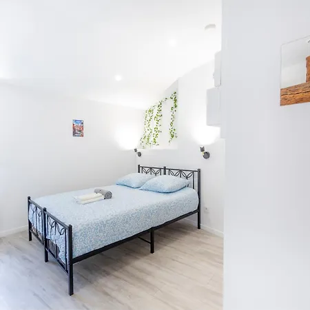Charming Cosy In Town Centre *